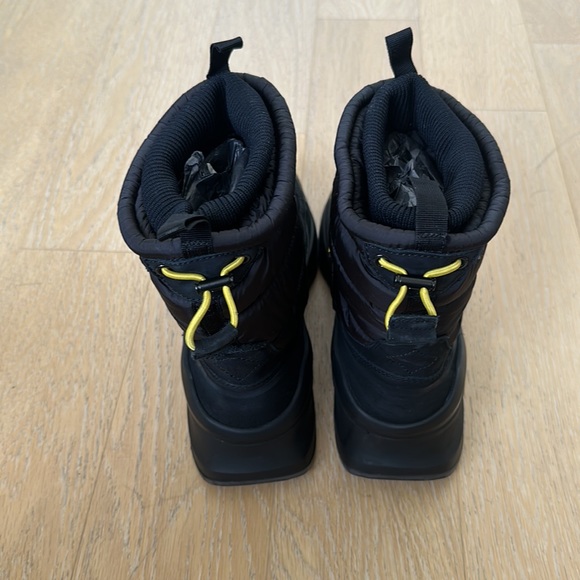 Brand new Canada Goose Winter Boots Men size 9